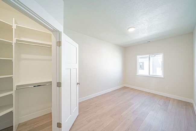 Building Photo - Teton River Townhomes