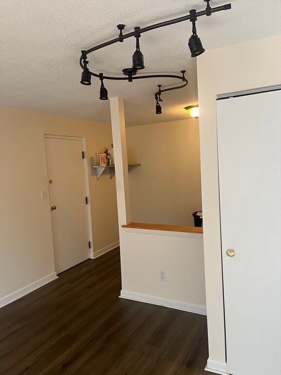 Building Photo - 131 Mellen St