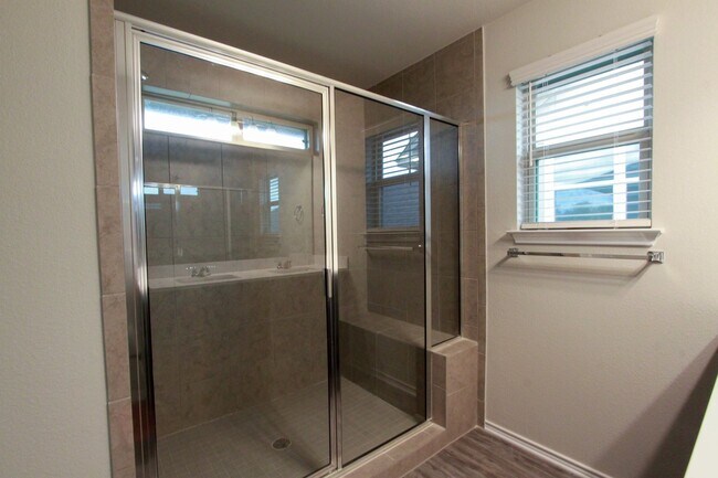 Building Photo - Newly Built 3 Bedroom, 2.5 Bath House in Round Rock's University Park Villas