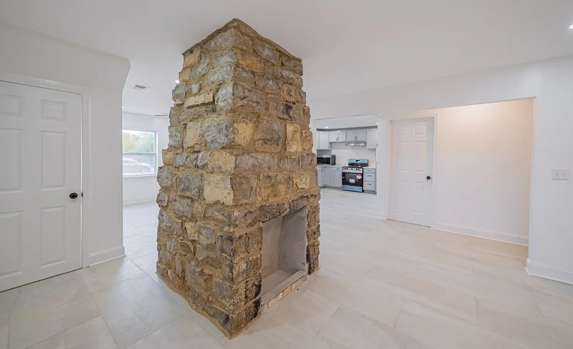 Building Photo - 830 Market St