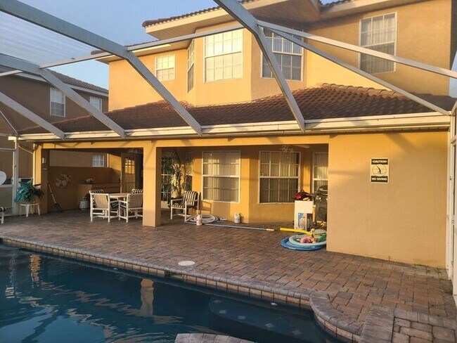 Building Photo - 4BD 4.5 BA Fully furnished home available ...