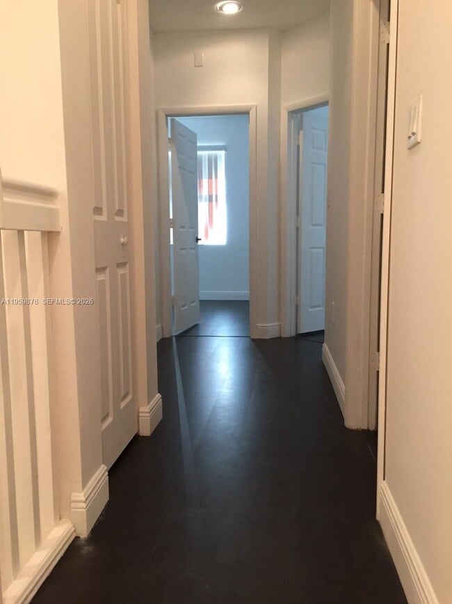 Building Photo - 10902 NW 83rd St