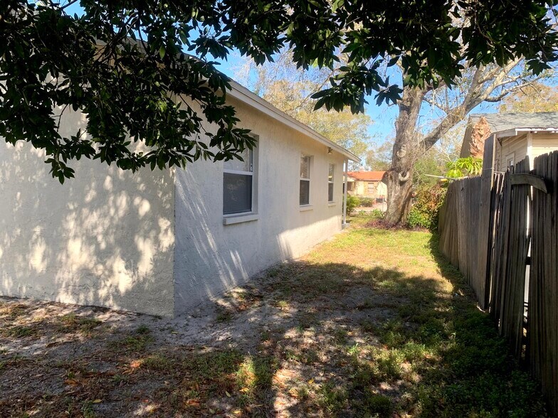 Building Photo - 4134 12th Ave S