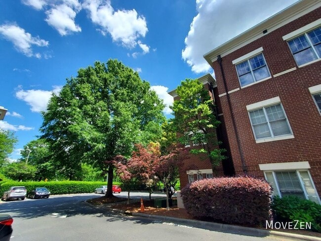 Building Photo - 764 N Davidson St