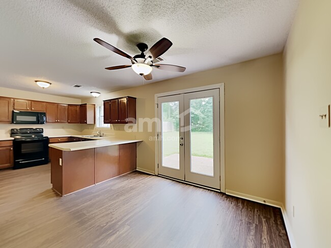 Building Photo - 6771 Oakmoor Cir S