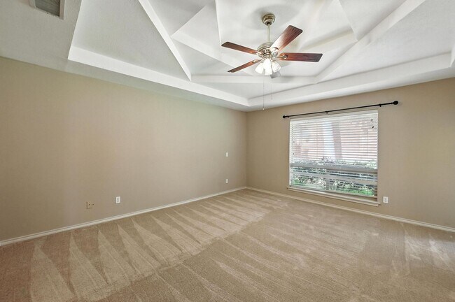 Building Photo - Stately 4-Bedroom Estate Home in Prestigio...