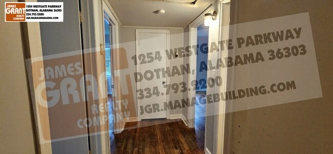 Building Photo - 1528 S Park Ave