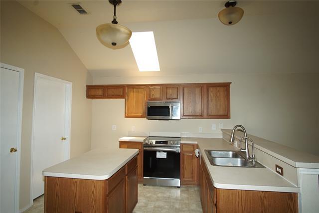 Building Photo - 1614 Loveland Dr