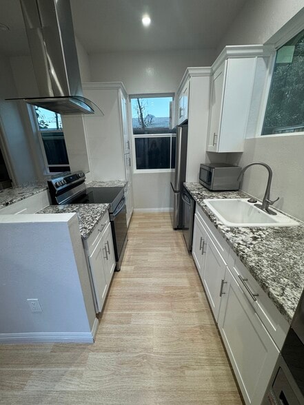 Building Photo - 1143 Madera Ct