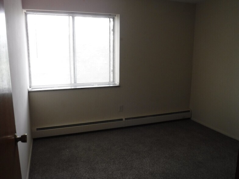 Building Photo - 1277 Cove Ave
