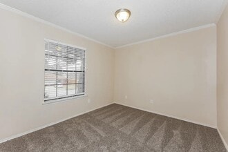 Building Photo - 1459 Thistlewood Ln