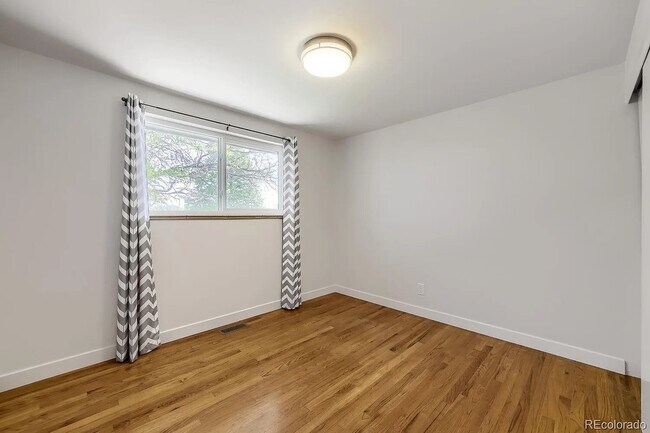 Building Photo - 1640 Buchtel Blvd S