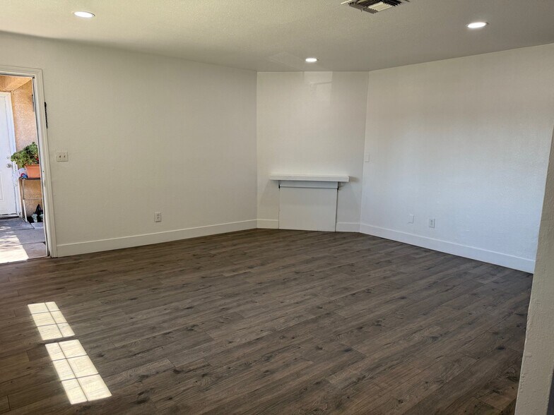 Building Photo - 3800 Gareth Ln