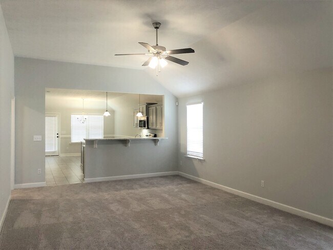Building Photo - 851 Goodale Dr