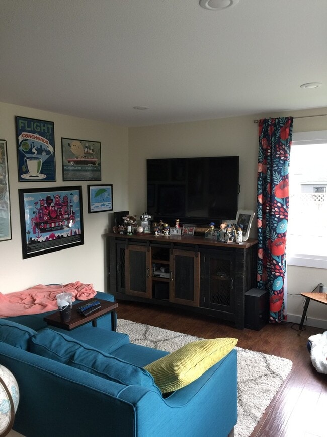 Building Photo - Puyallup Cottage