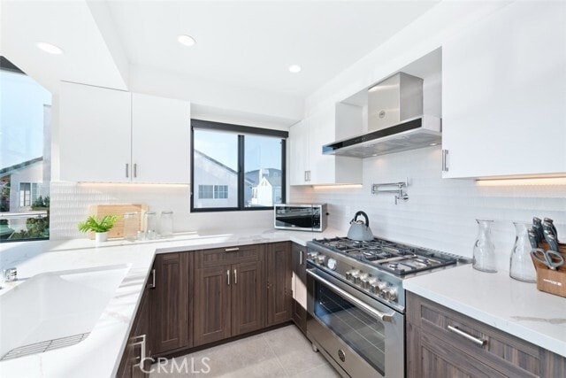 Building Photo - 500 E Balboa Blvd