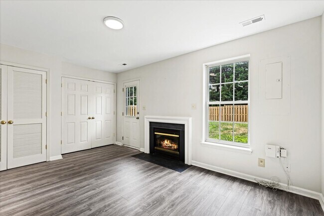 Building Photo - COMING SOON- 3 Bedroom 2 Half Bath Townhome in Spotsylvania