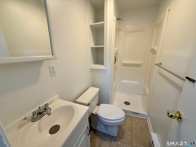 Building Photo - 154 Silvermine Ave