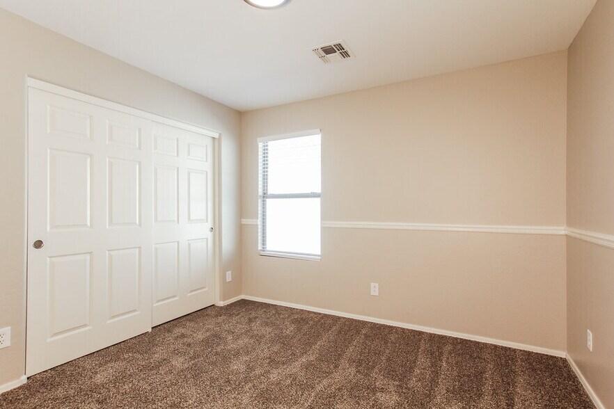 Building Photo - 12056 W Caribbean Ln