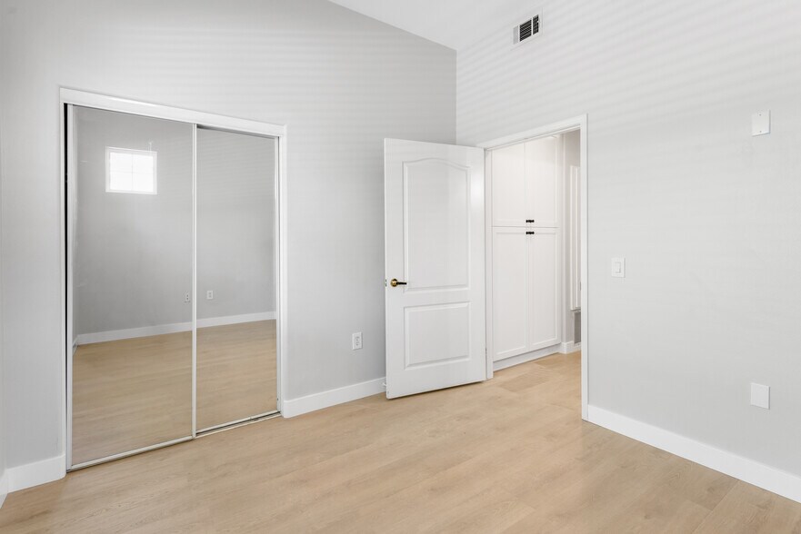 Building Photo - 14 Celano Ct