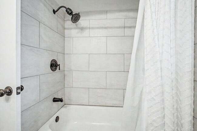 Building Photo - 3560 Glencoe St