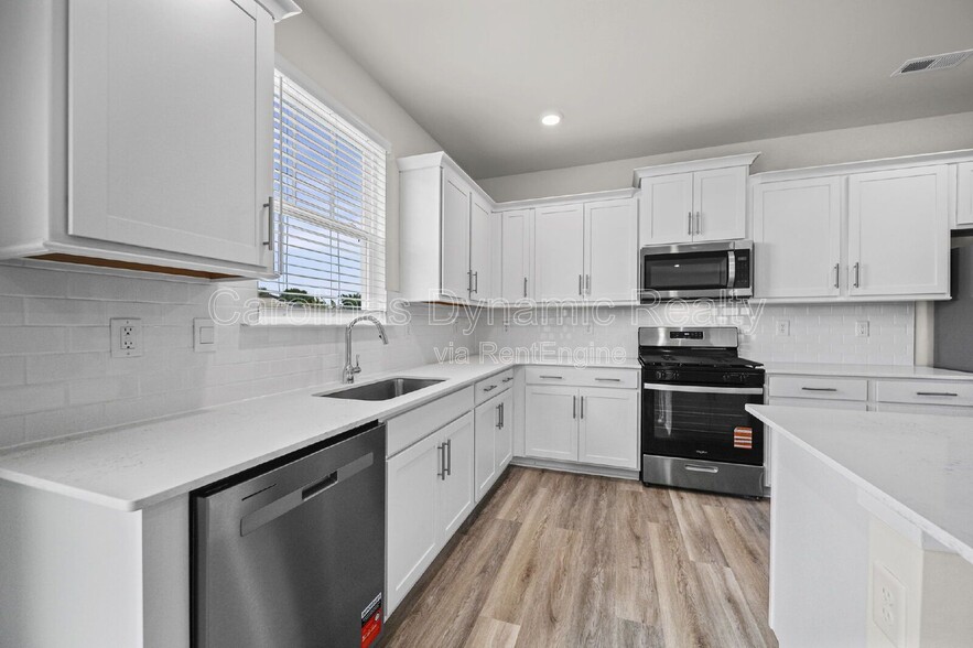 Building Photo - 500 Blackpool Ct