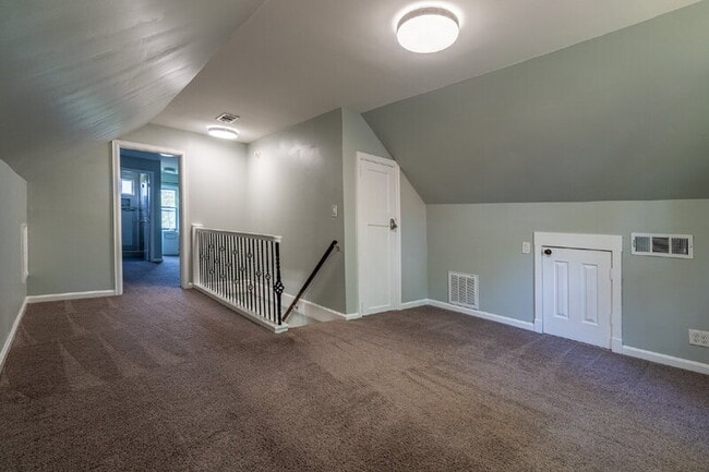 Building Photo - 3265 N Fulton Ave