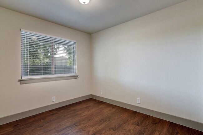 Building Photo - 9415 Quail Meadow Dr