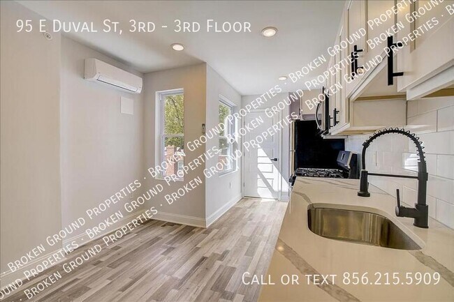 Building Photo - 95 E Duval St