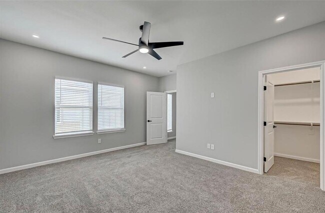Building Photo - 7035 Goforth St
