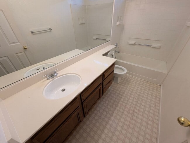 Building Photo - Spacious Bay Point 3/2.5 Home with Excelle...