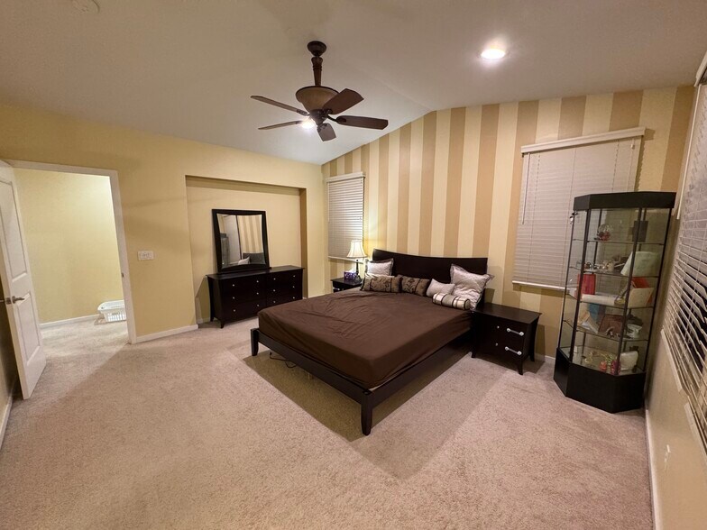 Building Photo - 3192 Fallen Leaf St