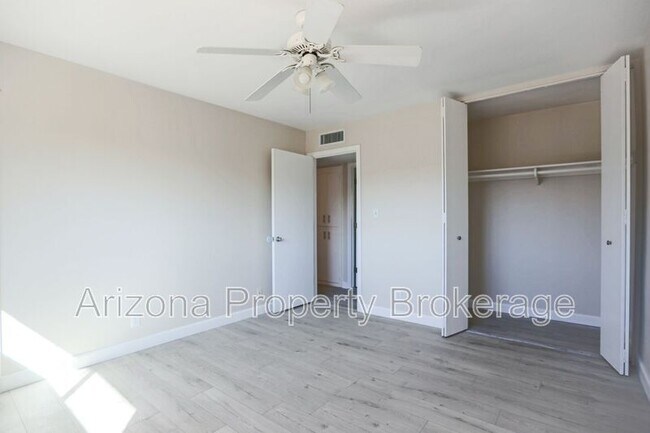 Building Photo - 8513 E Mariposa Dr