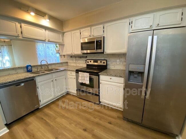 Building Photo - 11866 Ashbrook Cir N