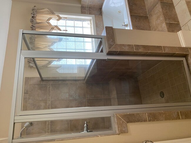 Building Photo - 2209 Talbott Ct