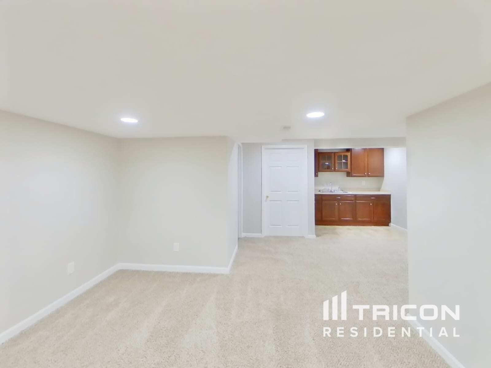 Building Photo - 621 Summer Stone Dr