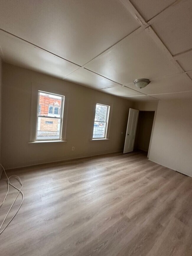 Building Photo - 621 Joseph Ave