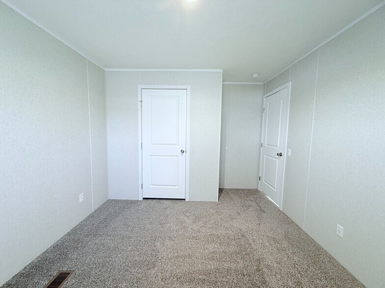 Building Photo - 29652 Cambridge Ct