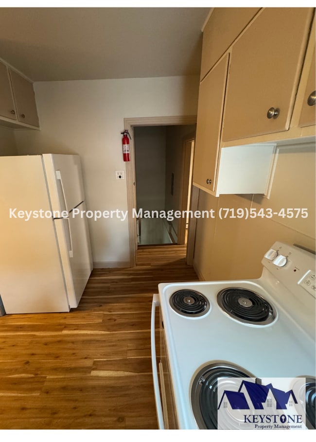 Building Photo - Beautifully Renovated 2+ Bedroom Plus / 1 ...