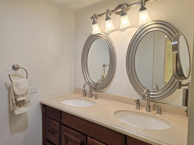 Building Photo - 3403 Bimini Ln