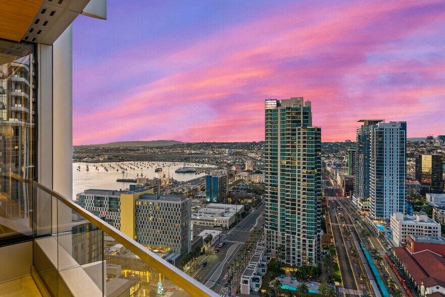 Building Photo - 888 W E St