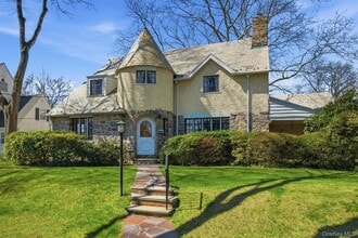 Building Photo - 5 Seymour Pl