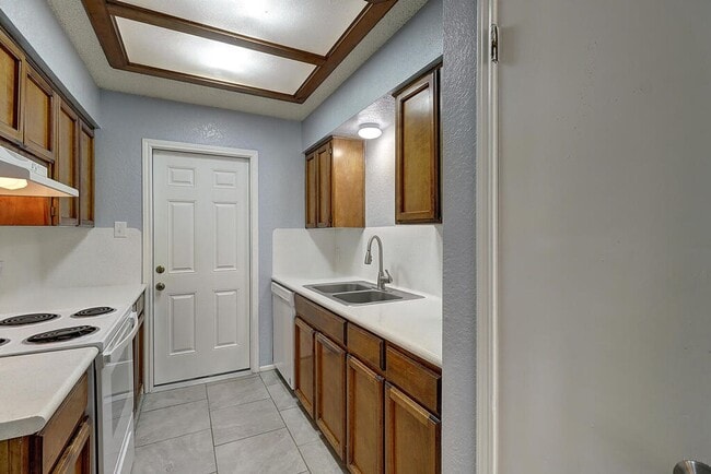 Building Photo - 5310 Gateridge Dr