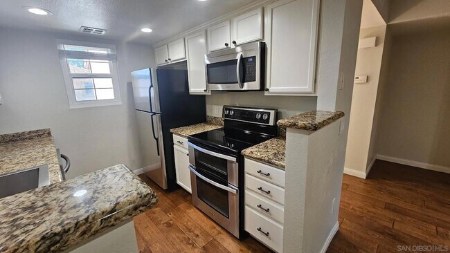 Building Photo - 12091 Alta Carmel Ct