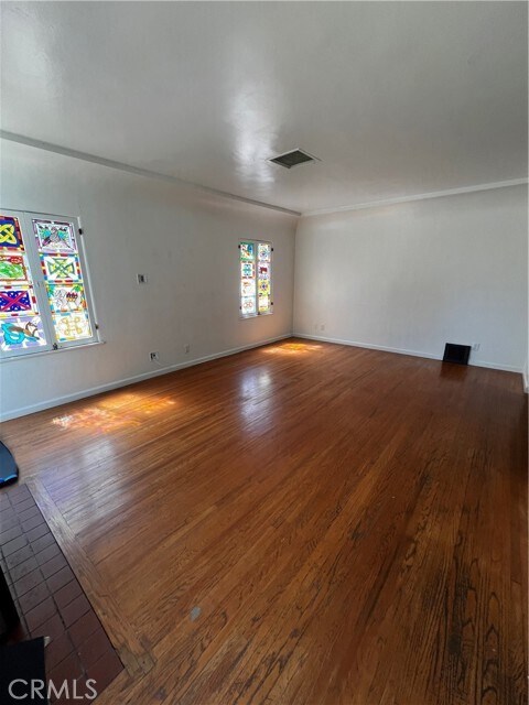 Building Photo - 484 W 25th St