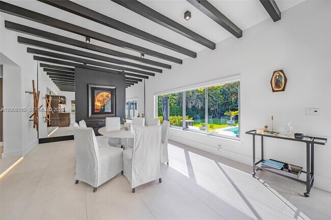 Building Photo - 3531 SW 1st Ave