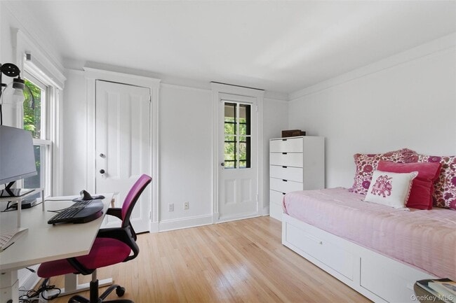 Building Photo - 27 N Dutcher St