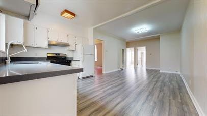 Building Photo - Top-Floor 3BR with Renovated Kitchen Acros...
