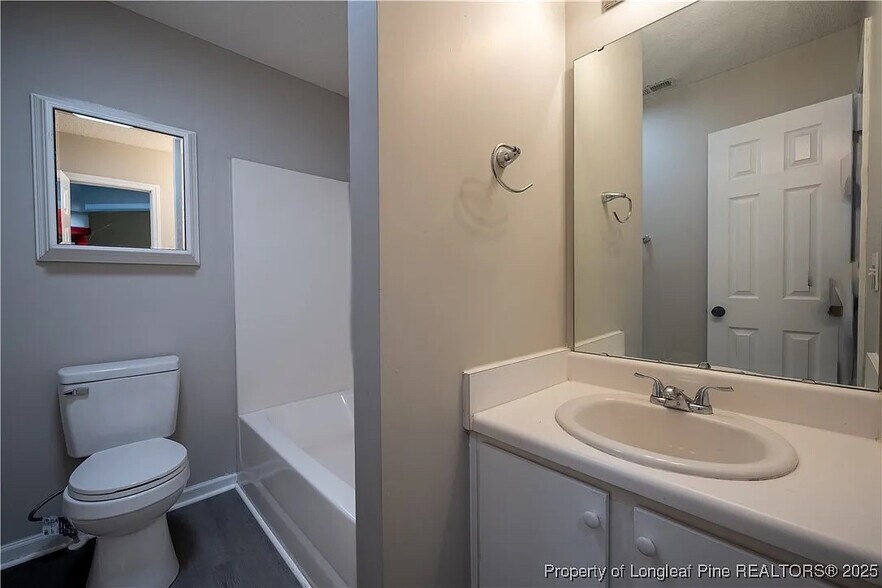 Building Photo - Room in House on Feldspar Way