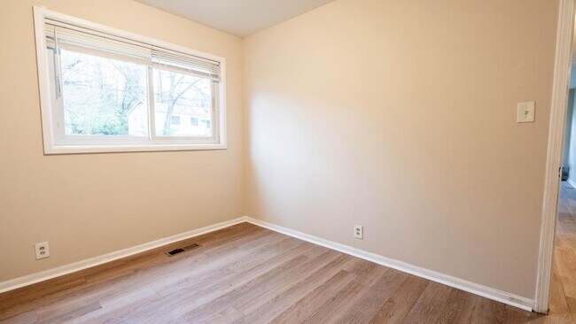 Building Photo - 801 Biddle St